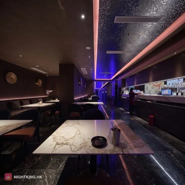豪門桑拿殿 雲石吧台用餐區・粉光天花配長吧台同雲石長枱